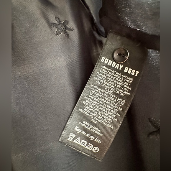 Aritzia Sunday Best Mayday cropped satin blouse - Picture 6 of 8